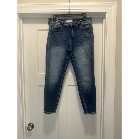 KanCan Mid Rise Tapered Leg Jeans Size 13/30 Dark Wash Stretch Denim Frayed Hem - Picture 1 of 7